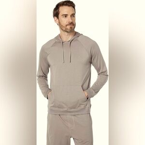 Barefoot Dreams Malibu Collection Mens Pima Jersey Pullover taupe Size Medium